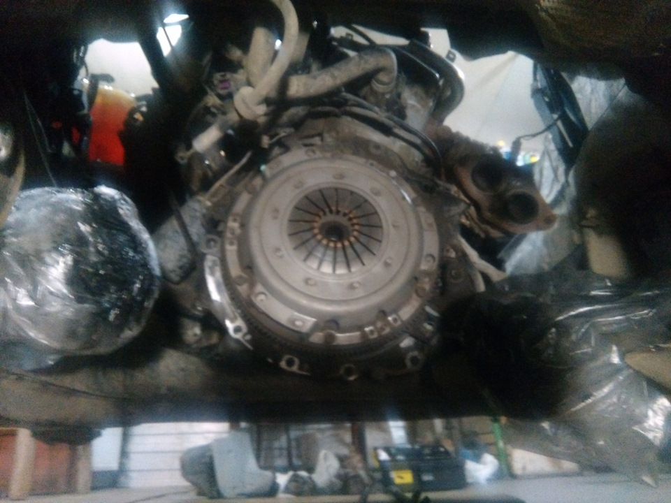 Замена сцепления — Volkswagen Passat B5, 1,6 л, 1997 года | своими ...