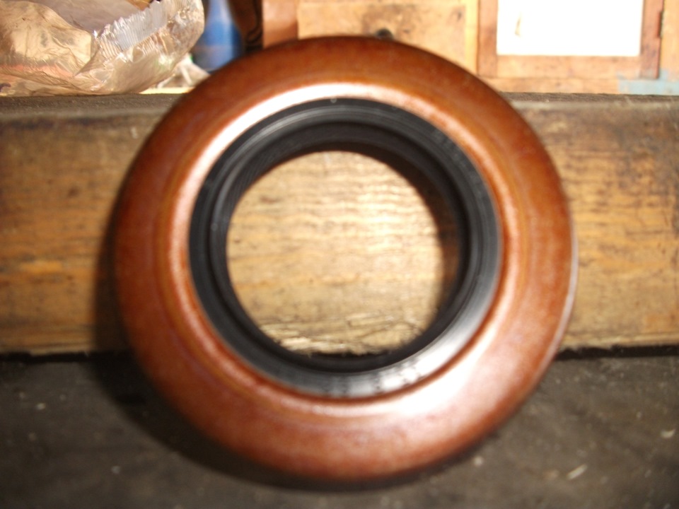 Вытекло масло из переднего моста — Lada 2120 Надежда, 1,8 л, 2004 года ...