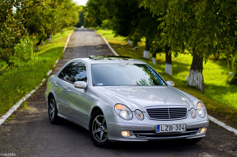 Mercedes Benz e320 w211