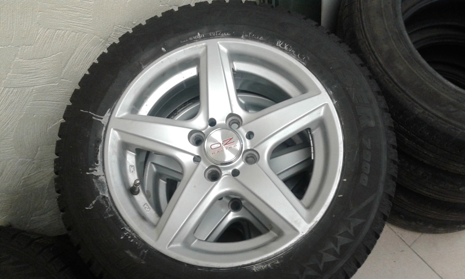 Колпачки колесных дисков! — Lada Калина 2 универсал, 1,6 л, 2014 года ...