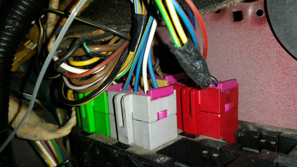 Провод с БК разъем с5 кинул сюда — Audi 100 (C4)