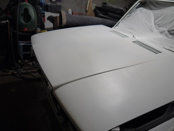 Покрытие верхней части машины жидкой резиной Plasti Dip (белый матовый ...