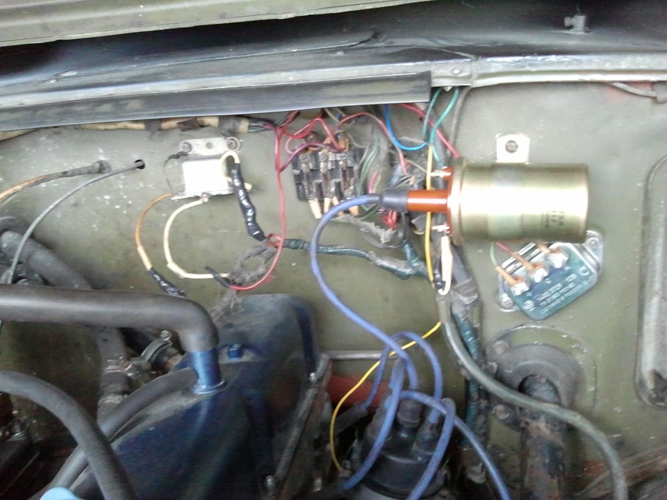 Почему греется уаз. Коммутатор на УАЗ 469 бесконтактное зажигание. Коммутатор УАЗ 469 контактное зажигание. Бесконтактное зажигание УАЗ 469. Электронное зажигание на УАЗ 469.