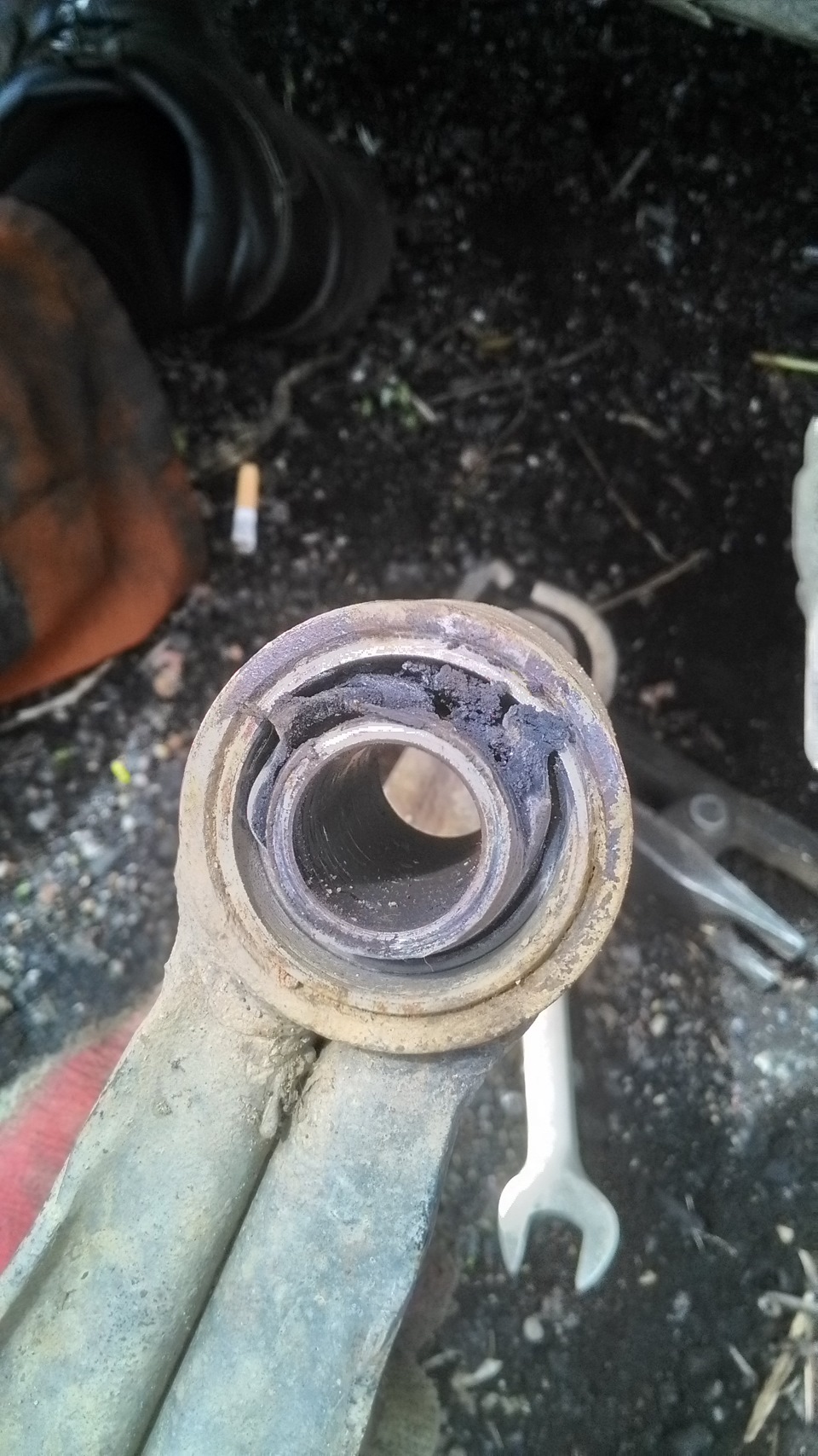 что лучше, полиуретан или резина? — Nissan Liberty, 2 л, 2001 года ...