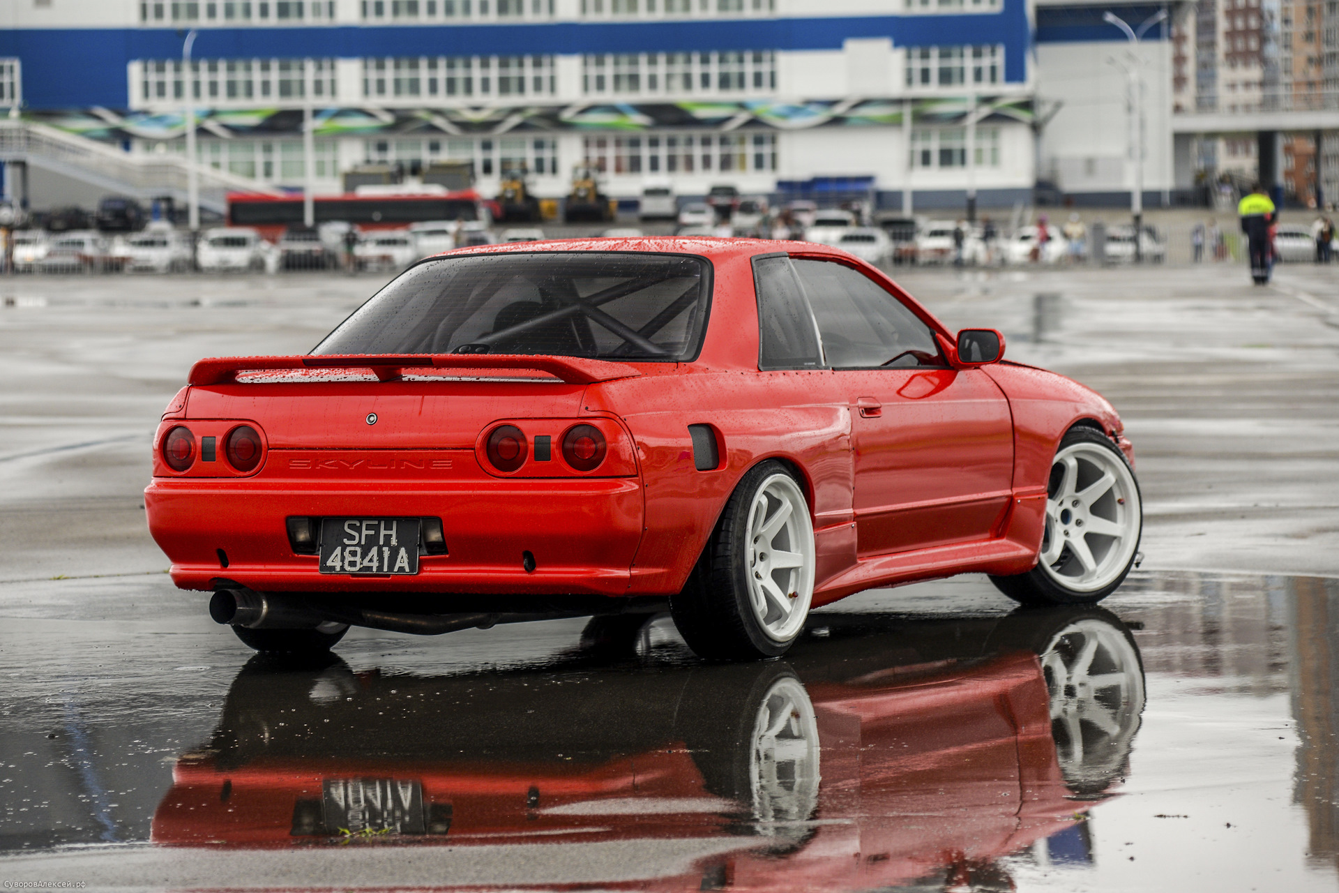 Nissan Skyline r32 красный