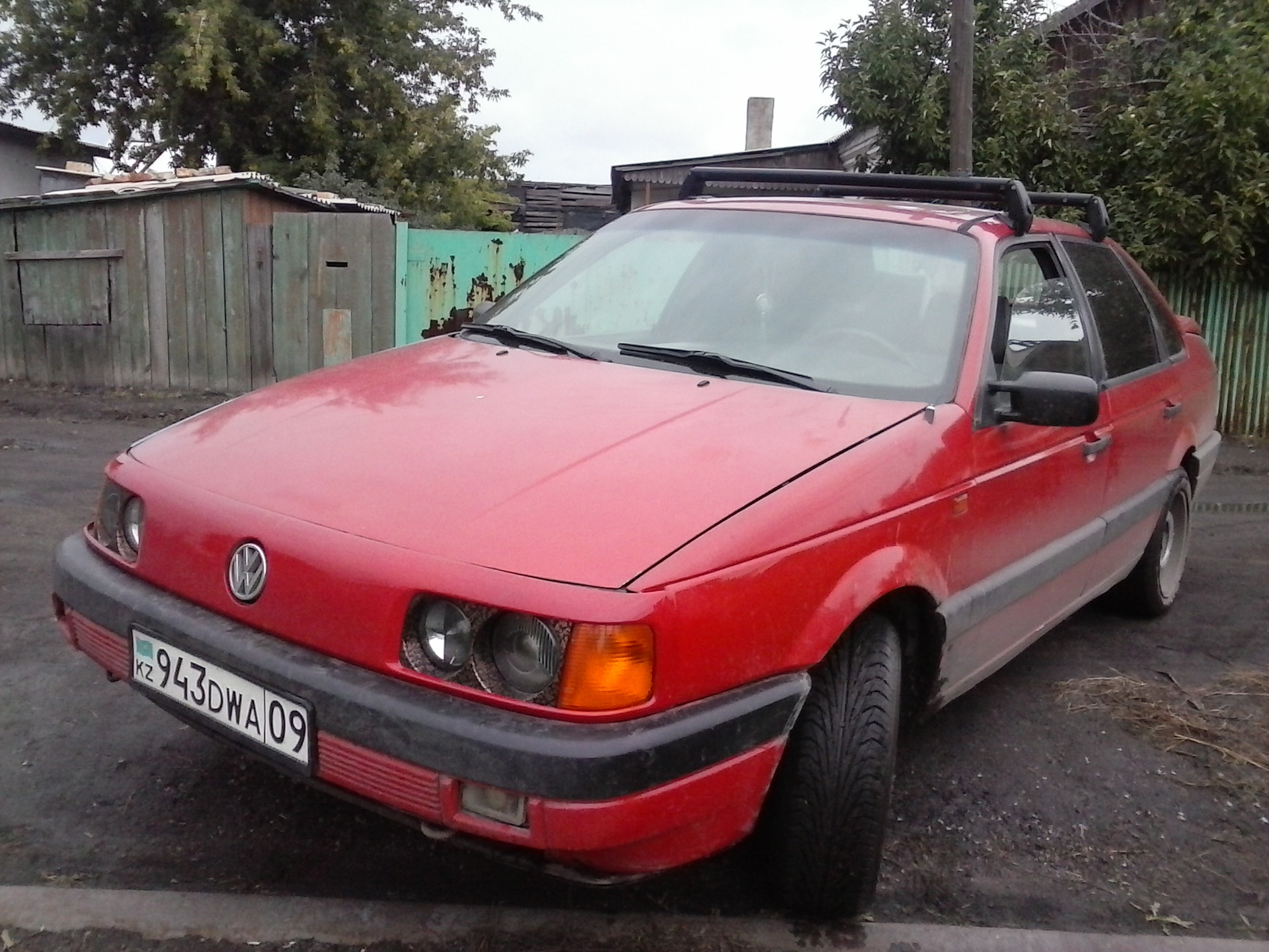 Крыша пассат б3. Фольксваген пассат б3 универсал. Volkswagen passat b3 wagon. Крыша пассат б3. Багажник на крышу фольксваген пассат б3.