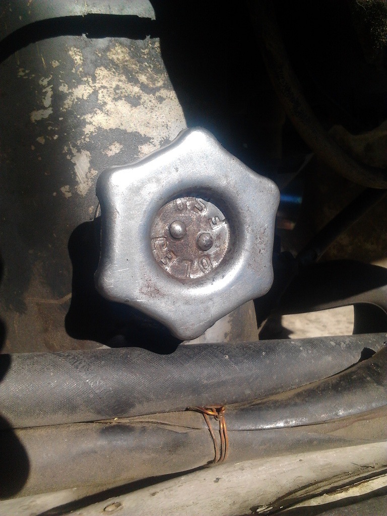 Что написано на вашей пробке заливной горловины, клапанной крышки ...