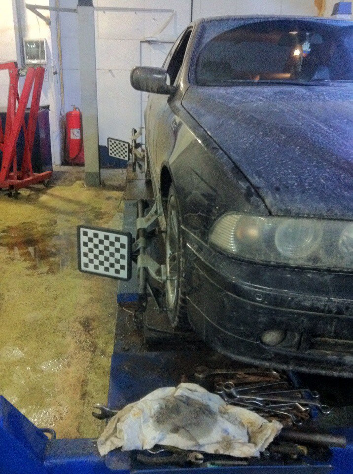 Сход развал после замены рулевой рейки и рулевых наконечников — BMW 5 ...