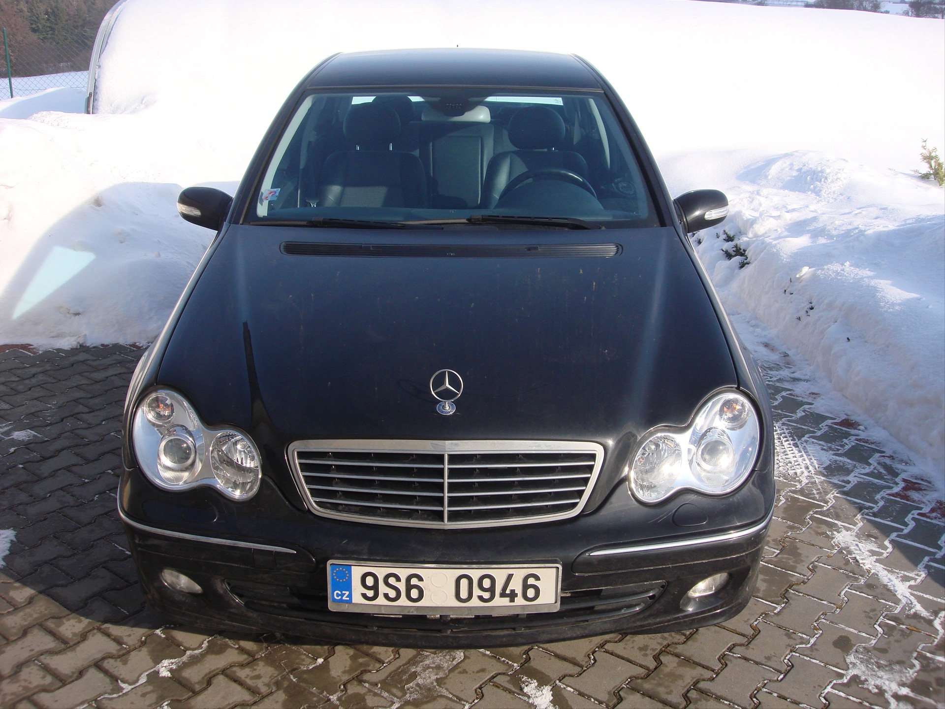 Немного новых фото около дома:) — Mercedes-Benz C-class (W203), 1,8 л, 2006  года | фотография | DRIVE2