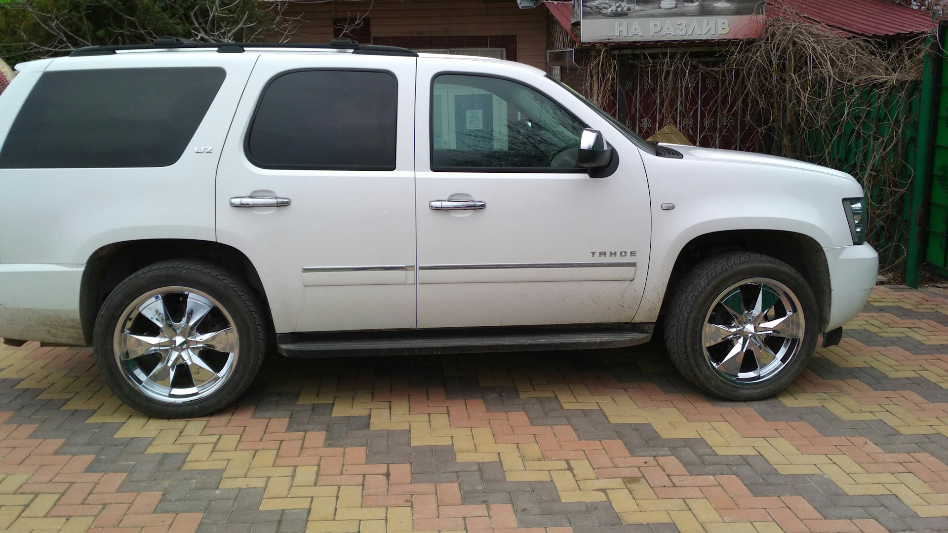 Chevrolet Tahoe (GMT900) 5.3 бензиновый 2011 | Mr.White на DRIVE2