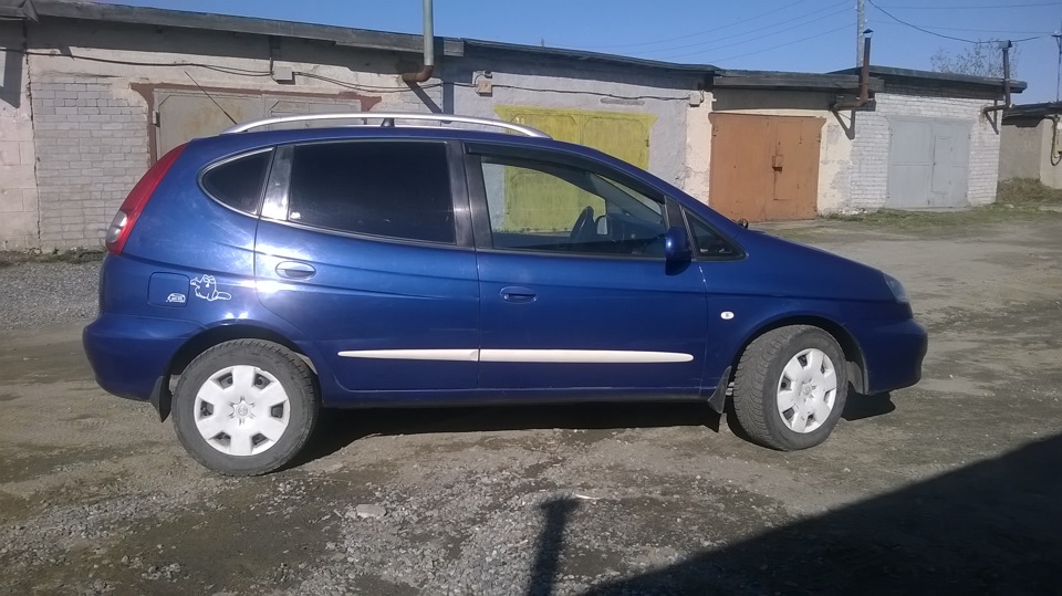 Молдинги в белый. — Chevrolet Rezzo, 1,6 л, 2007 года | фотография | DRIVE2