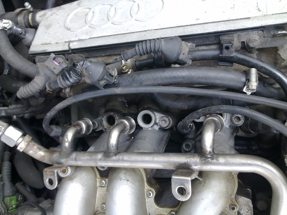 Замена колечек на форсунках — Audi A6 (C4), 2,6 л, 1994 года | своими ...