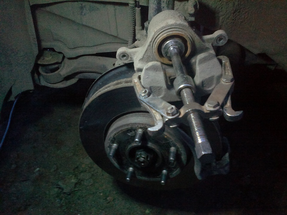 Запрессовыватель поршней суппортов — Hyundai Elantra (4G), 1,6 л, 2008 ...