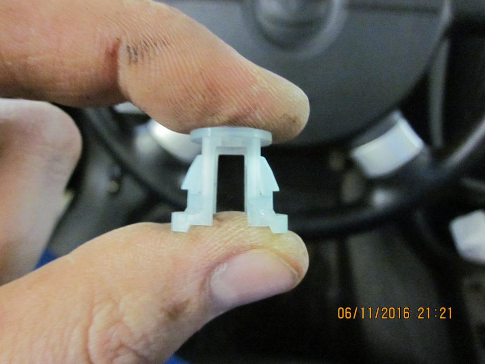 Пластиковая защёлка-фиксатор… — Daewoo Gentra