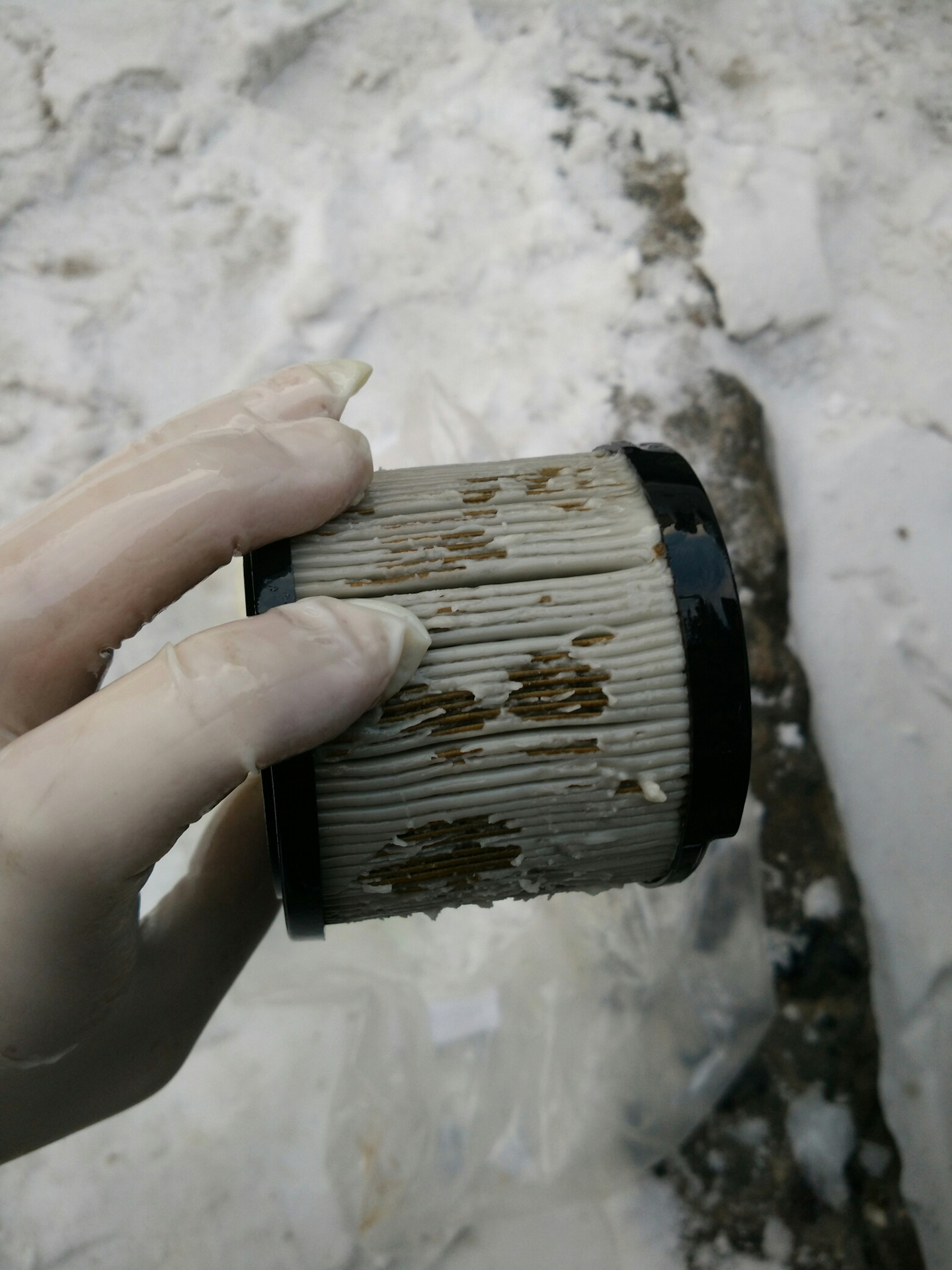 Запарафинилась солярка. Фильтр в парафине. Забило парафином фильтр. Парафин в топливном фильтре дизель. Парафин в топливном фильтре.