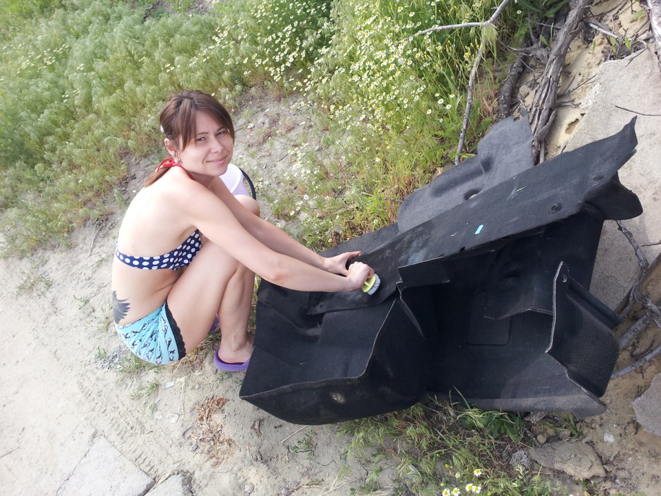 Что то пыли много в багажнике, или как удалялась ржавчина. — Mercedes ...