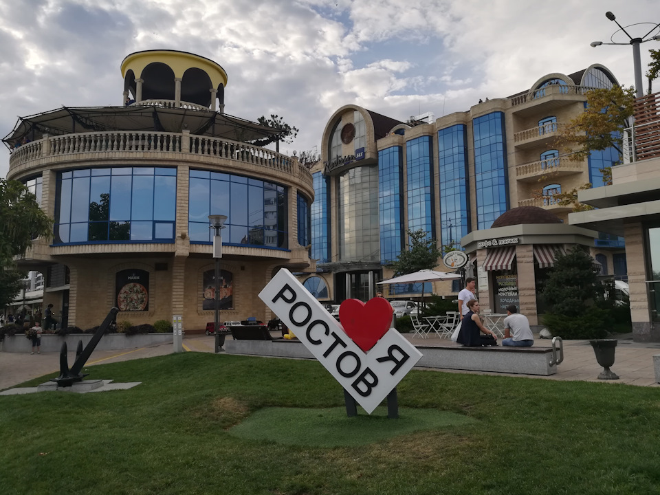 Заехал в дом на ниве. c3efd65s 960. Заехал в дом на ниве фото. Заехал в дом на ниве-c3efd65s 960. картинка Заехал в дом на ниве. картинка c3efd65s 960. Решил консолидировать свою поездку в один пост и поделиться, начну сначала.Однажды в студеную зимнюю пору… Кхм… Начало смутно знакомое, ну да ладно… Короче, купил я Ниву!Решение пришло ко мне спонтанно, раньше я думал о машине для поездок, куда основную Хонду жалко, а тут Хонду продал и ездил на такси да на общественном транспорте, пока ничего не купил, ну и жена говорит — давай купим Ниву, ты же хотел. Я задумался, но на сайт с объявлениями тут же зашел. И через месяц нашел 2001-го года 2131, как и хотел, т.к. в планах было ездить далеко, а по трассе 31-я выигрывает на мой взгляд.