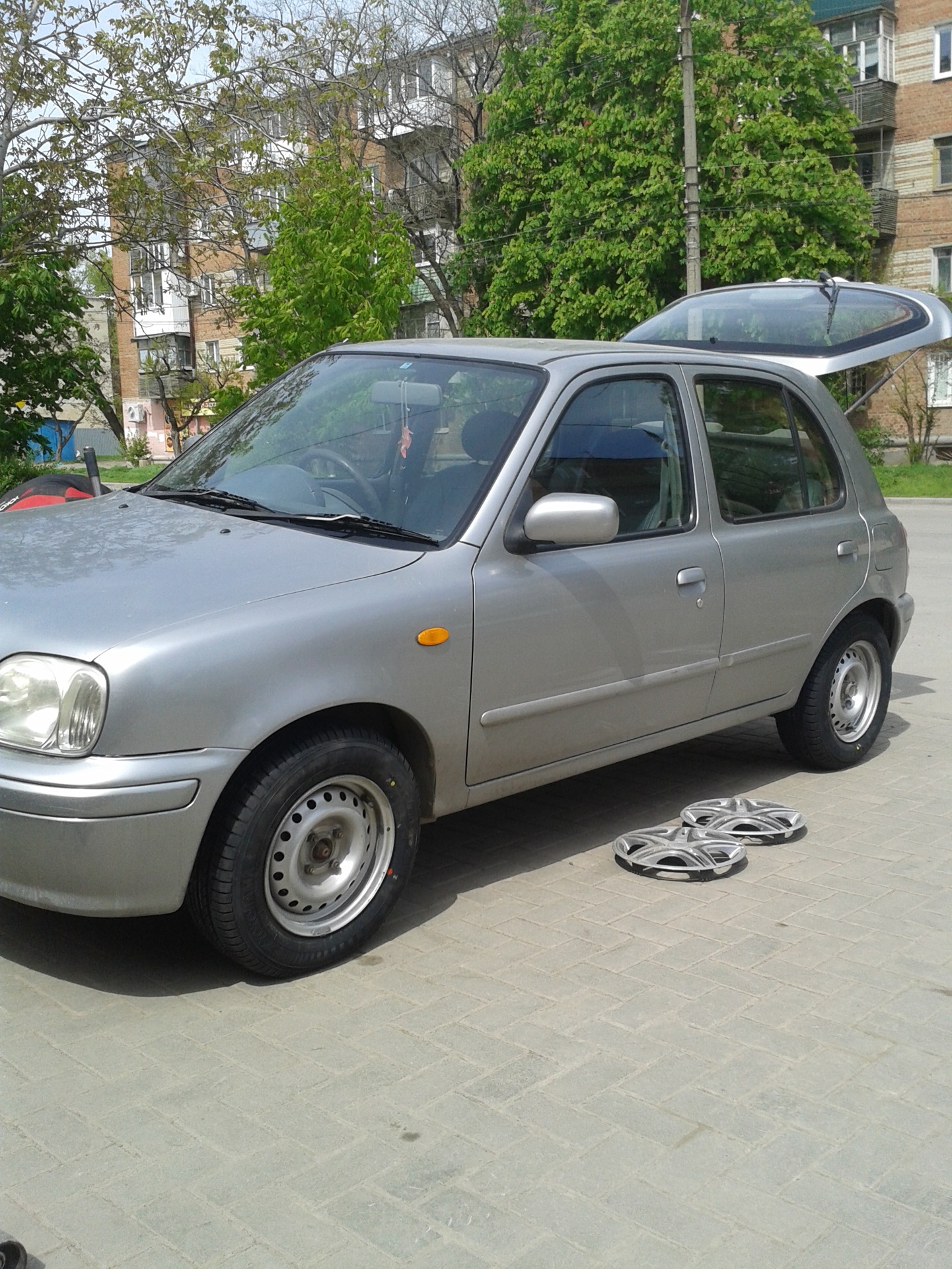 Ниссан марч к11. Nissan March k11. Ниссан Марч к11 2000. Ниссан Марч 2001 года. Nissan March 11.