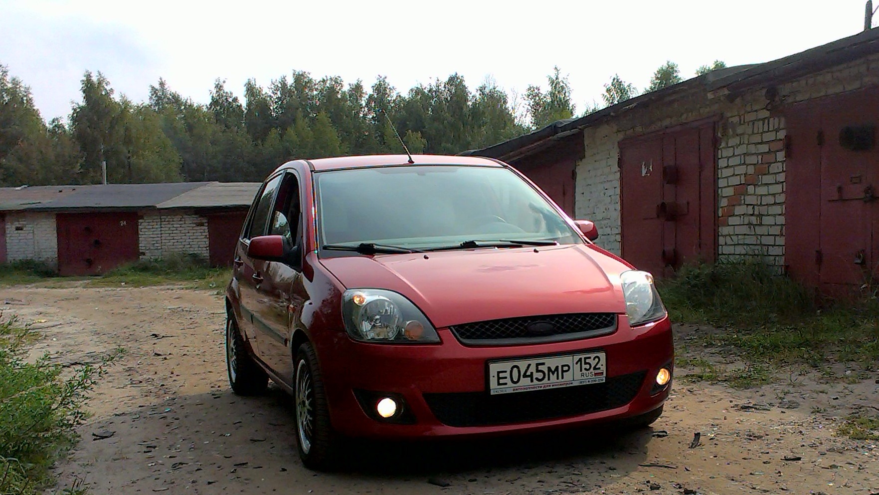 Р 2007. Форд Фиеста танго. Ford Fiesta 5 Tango Red. Цвет танго Форд Фиеста. Цвет танго металлик Форд Фиеста.