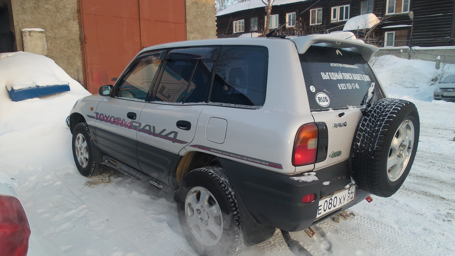 Toyota RAV4 (I) 2.0 бензиновый 1995 | белый троллейбус на DRIVE2