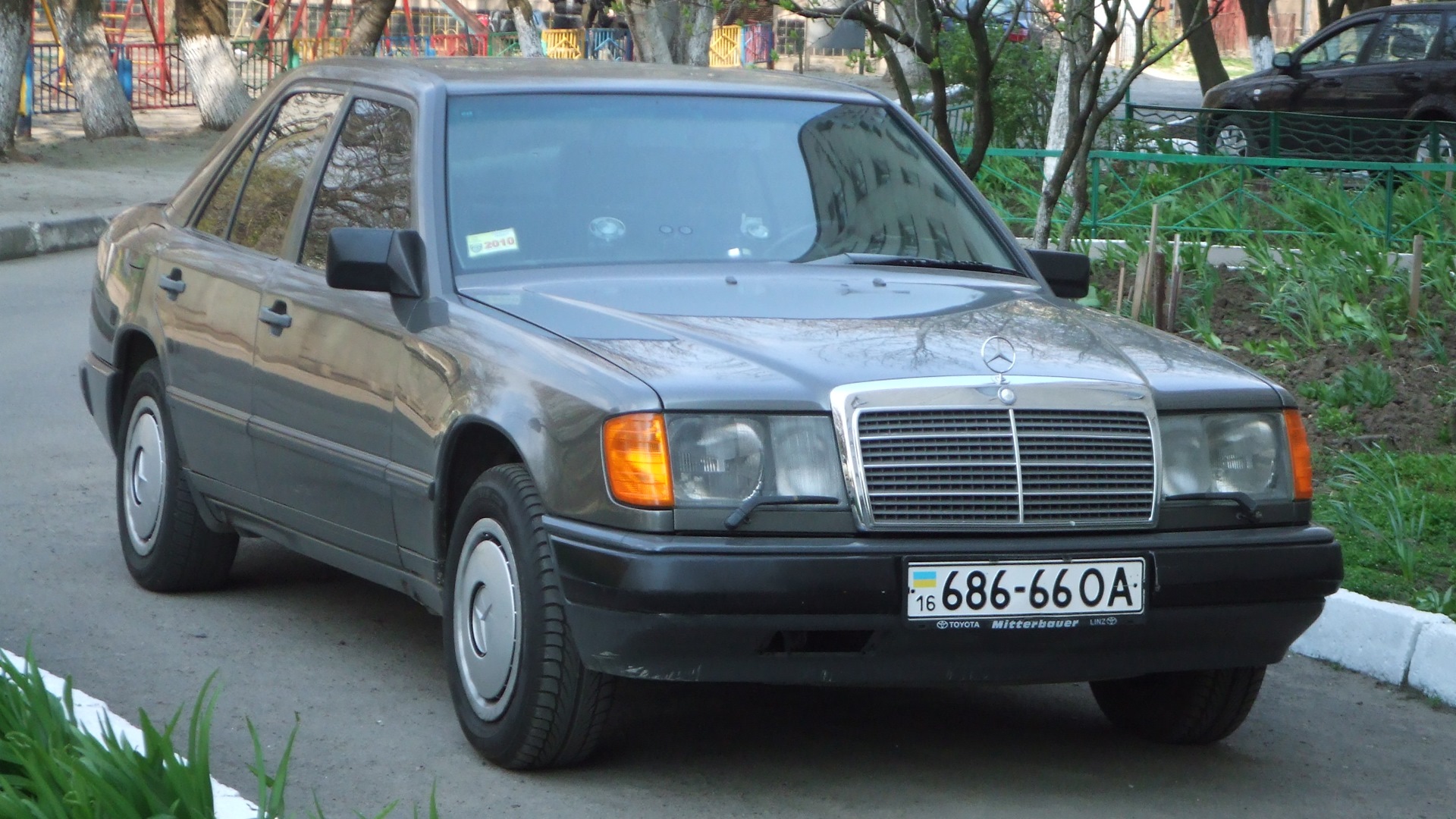 Mercedes-Benz E-class (W124) 2.3 бензиновый 1988 | Птичка на DRIVE2