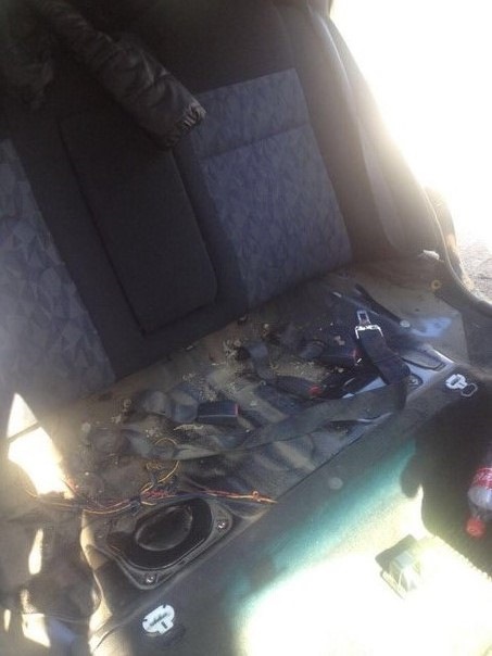 И так стало теплее, и решил прокинуть кабель под саб и усилок ...