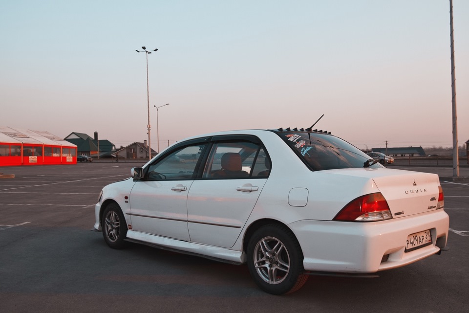 Митсубиси цедия купить. Cedia Ralliart. Митсубиси цедия 2001. Cedia Ralliart седан. Cedia Ralliart a39.