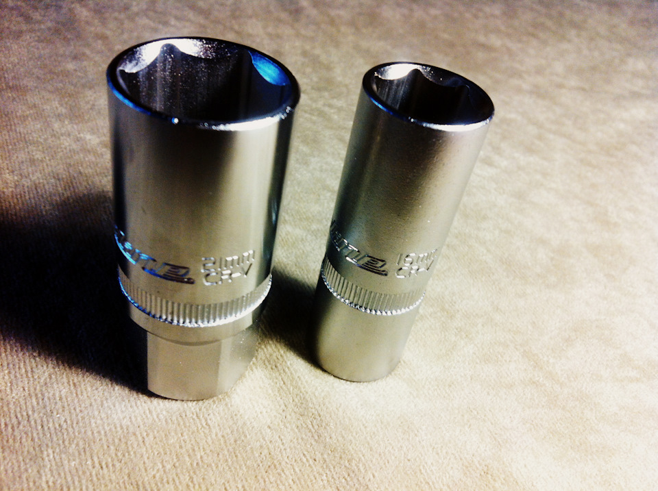 Головка свечная на 16 и на 21. — Lada 21124