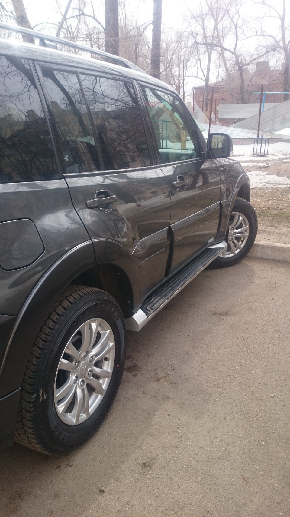 Притер бампер (v.2) — Mitsubishi Pajero (4G), 3 л, 2014 года | ДТП | DRIVE2