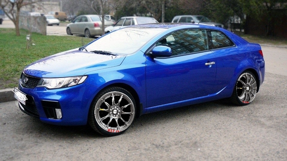 Kia Cerato 2 Koup синяя