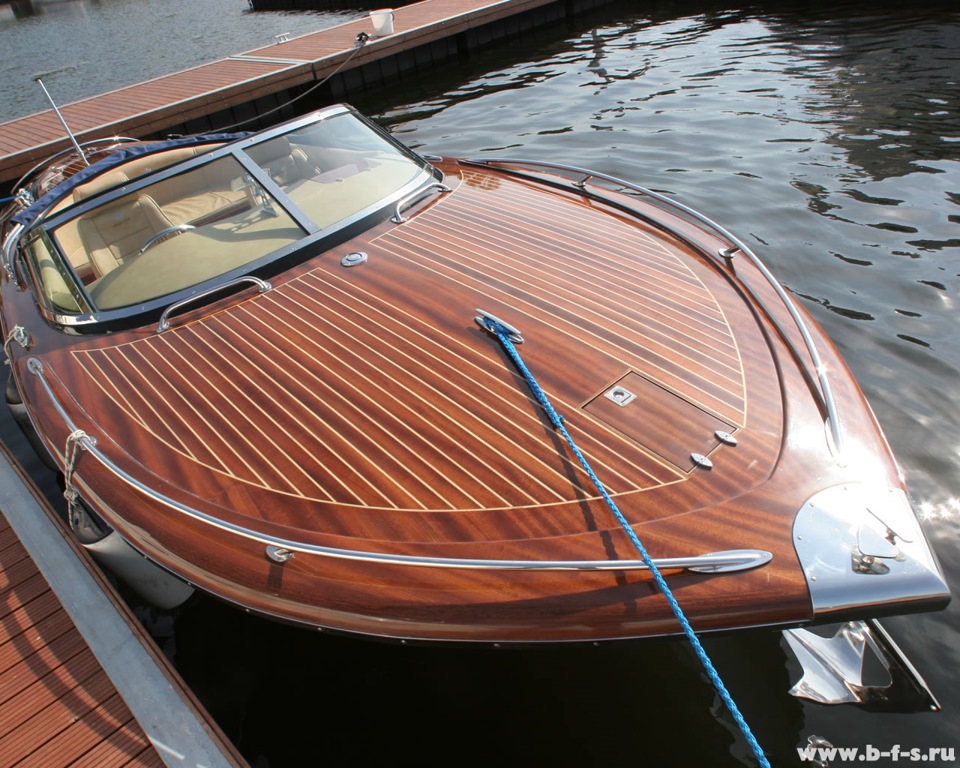 Купить палубу. Деревянный катер. Деревянная моторная лодка. Красивый деревянный катер. Палубная лодка.