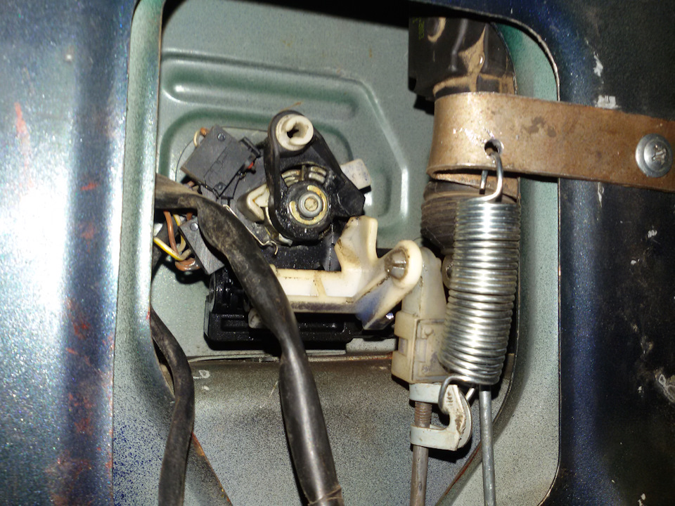 c4275b5s 960 Как открыть багажник мицубиси каризма