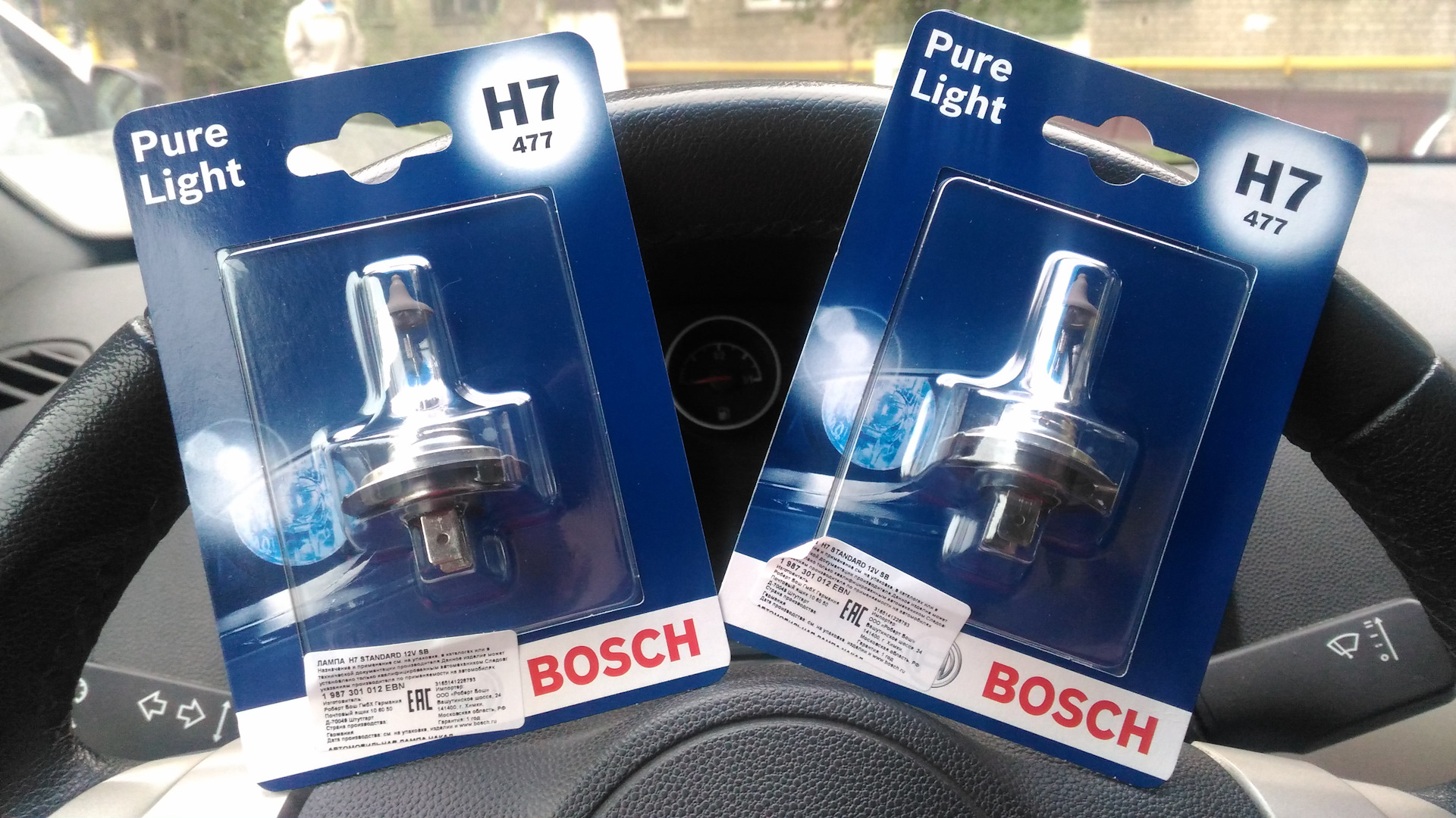Bosch h7 12v 55w. Лампы бош Пур Лайт h7. Bosch Pure Light 1987301012 h7 12v 55w. Лампы бош н1 Pure Light. Лампочка h7 Bosch LF.