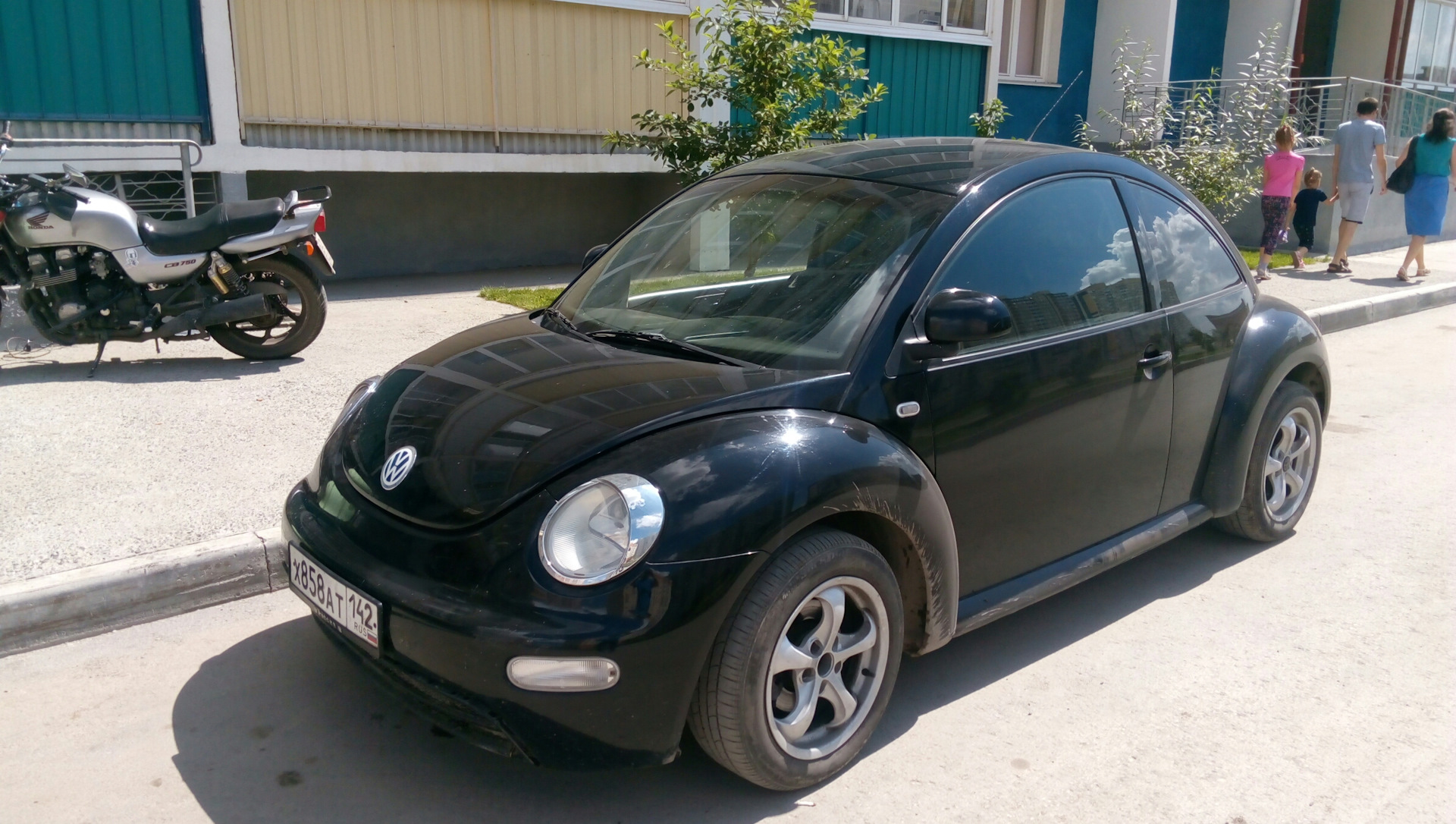 Volkswagen New Beetle черный