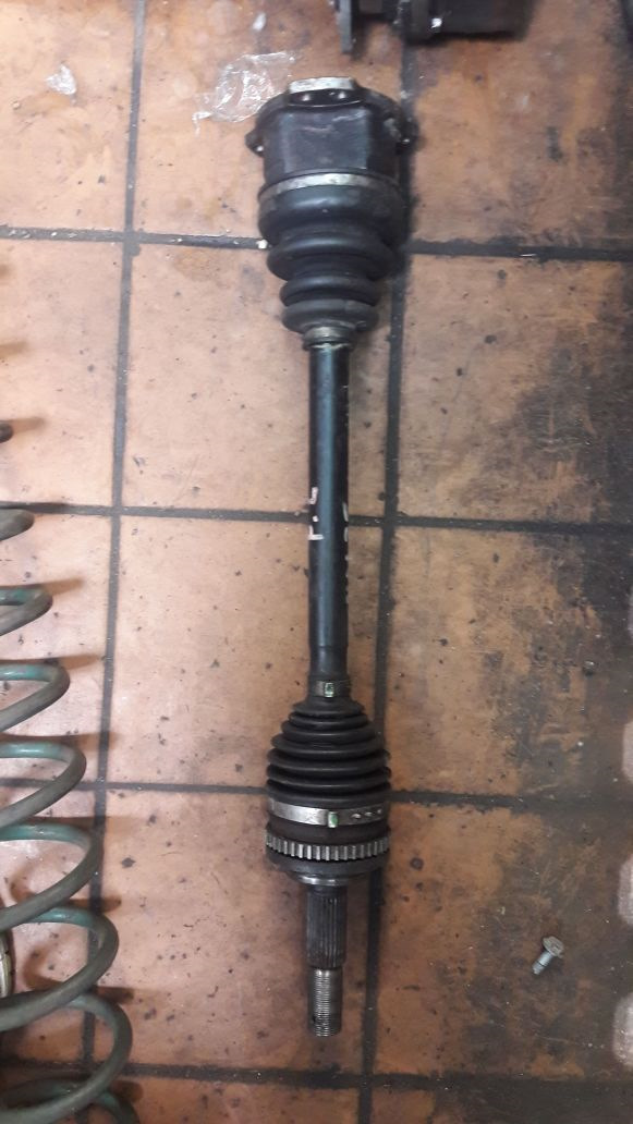 Передние гранаты, чтоб их… (решено быстро) — Nissan Cedric (9G), 2,5 л ...