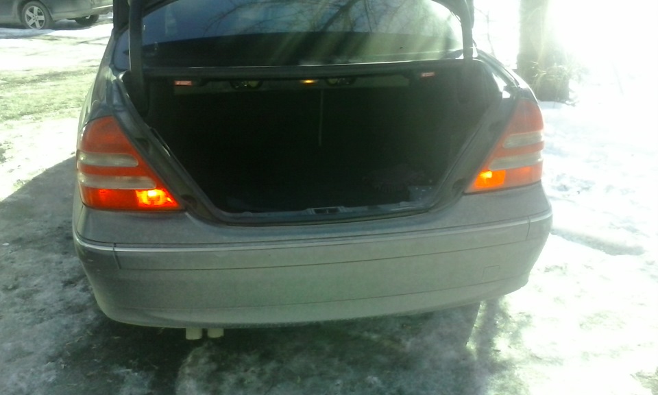 не работала правая задняя противотуманка. — Mercedes-Benz C-class (W203 ...