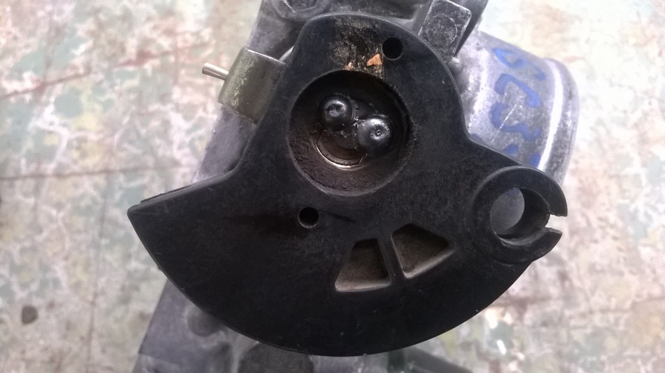 убран осевой люфт — Mitsubishi Space Star (1998)