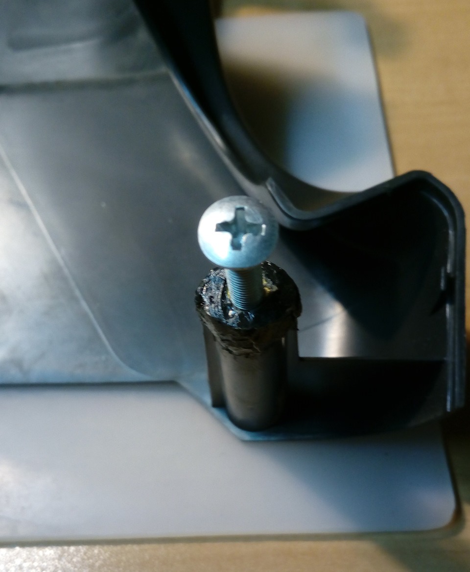 Восстанавливаем отвалившуюся втулку кожуха рулевой колонки. — Lada ...