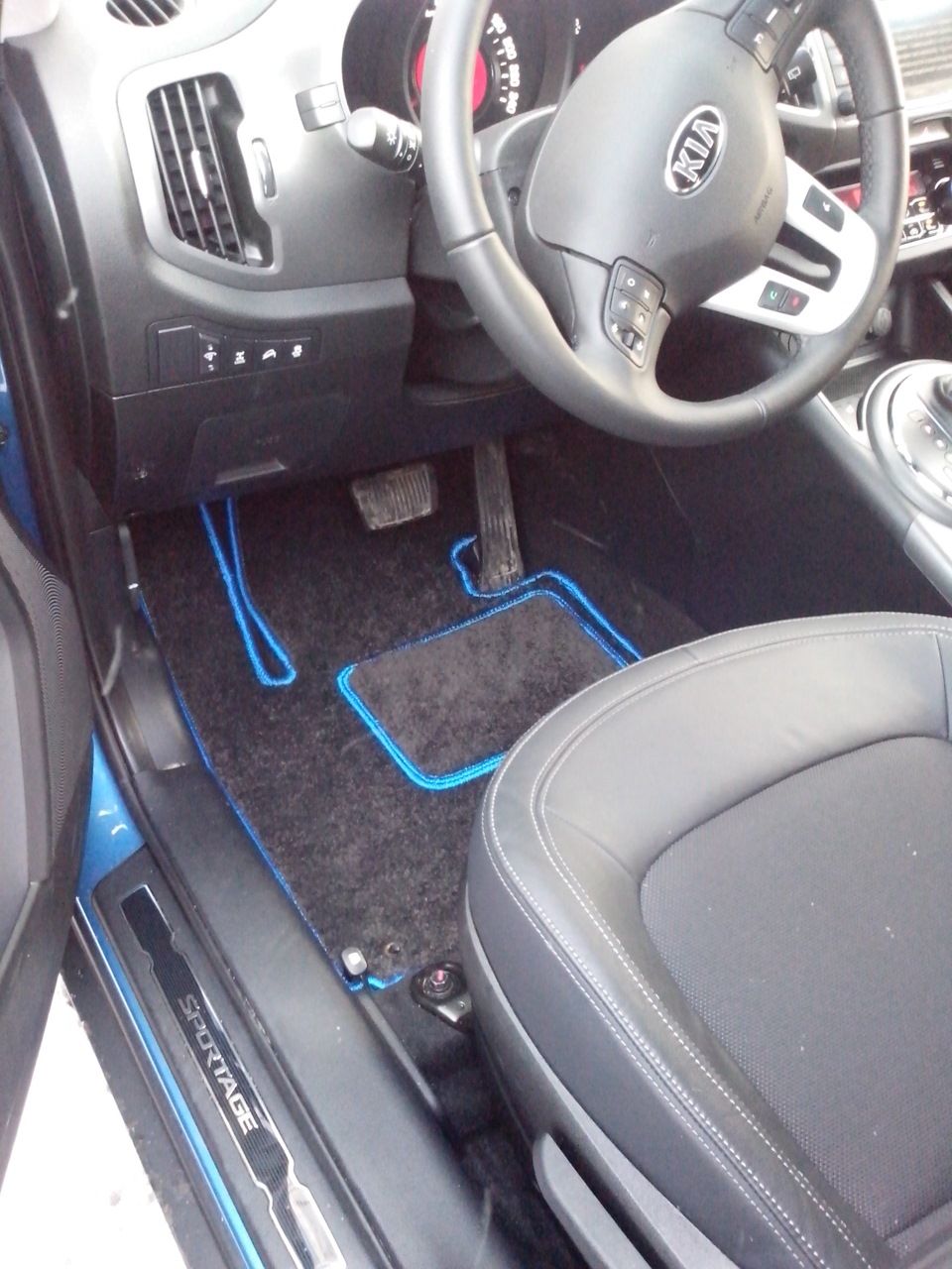 Автоковрик.ру — KIA Sportage (3G), 2 л, 2012 года | аксессуары | DRIVE2