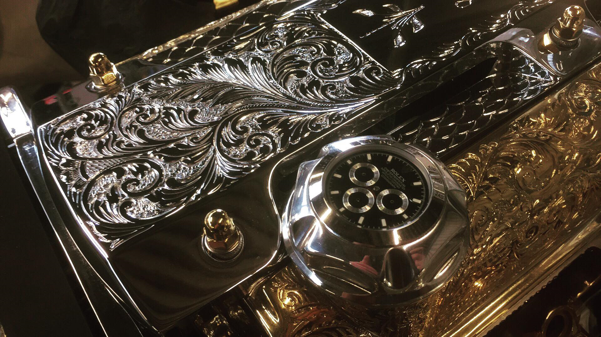 Гравировка полировка. Гравировка на моторе. Гравировка на двигателях лоурайдеров. Гравировка фотографии на металле. Гравировка полировка круг 165*22*v6.