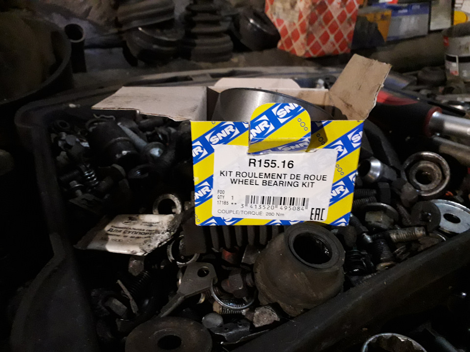 Замена переднего ступичного подшипника + Доливка масла в МКПП — Renault ...