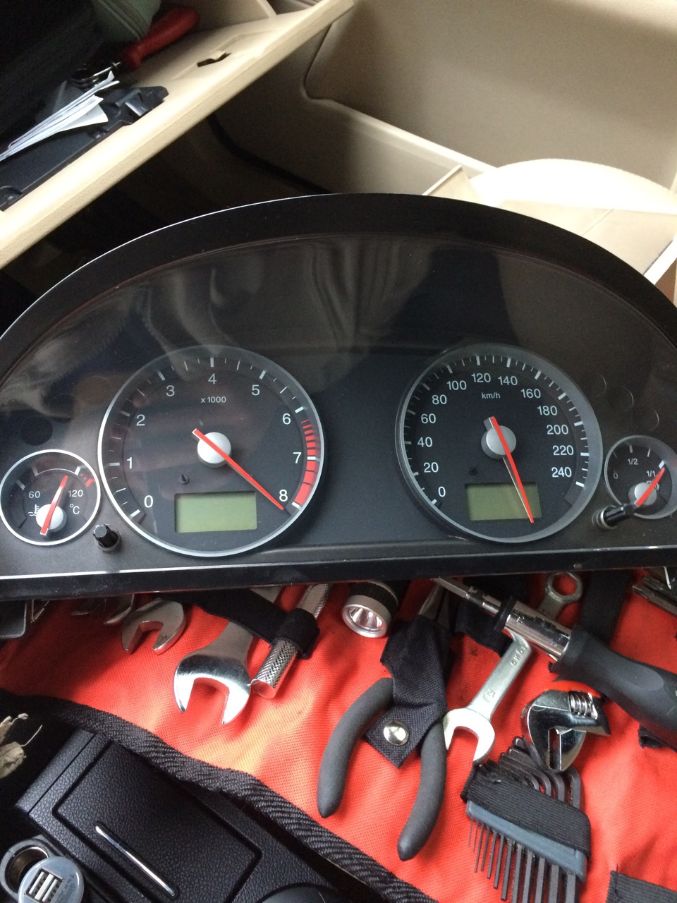 Чистка датчика давления во впускном коллекторе + Замена ламп в ...