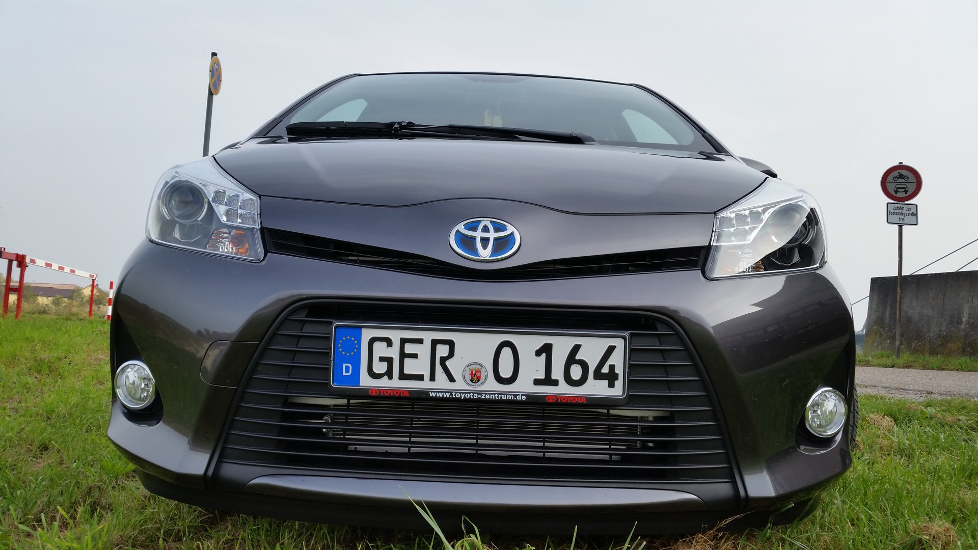 Toyota Yaris (p3) 1.5 бензиновый 2014 | Hybrid на DRIVE2