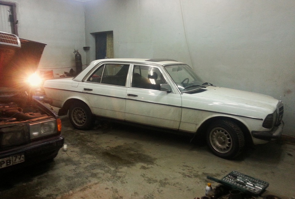 Фото в бортжурнале Mercedes-Benz W123