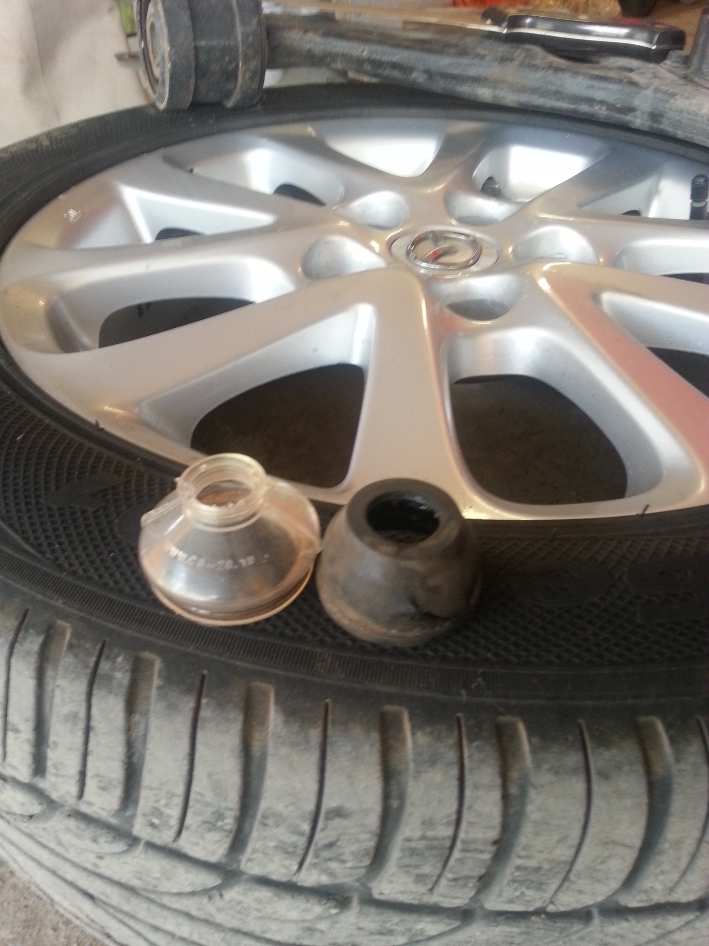 Замена пыльника шаровой опоры. — Mazda 3 (1G) BK, 1,6 л, 2008 года ...