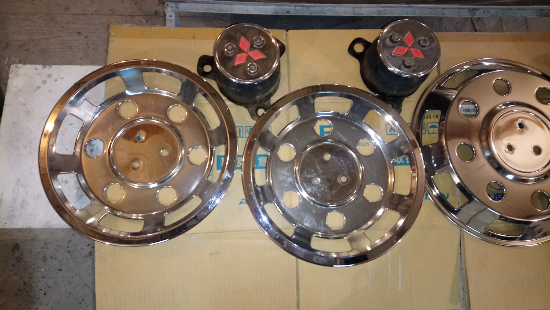 Колпаки митсубиси кантер 16. Колпаки кантер. Колпак митсубиси fuso. Колпаки кантер. Колпаки на колеса mitsubishi canter.