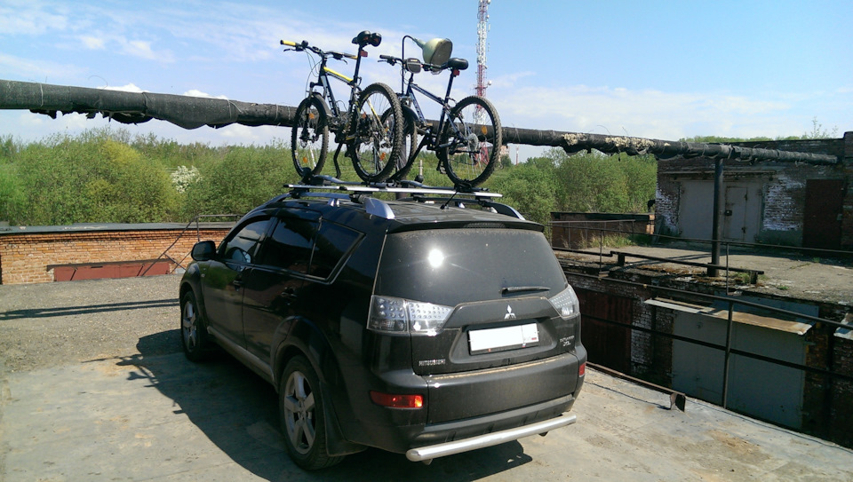 Велосипеды на крышу и вперед — Mitsubishi Outlander XL, 3 л, 2007 года ...