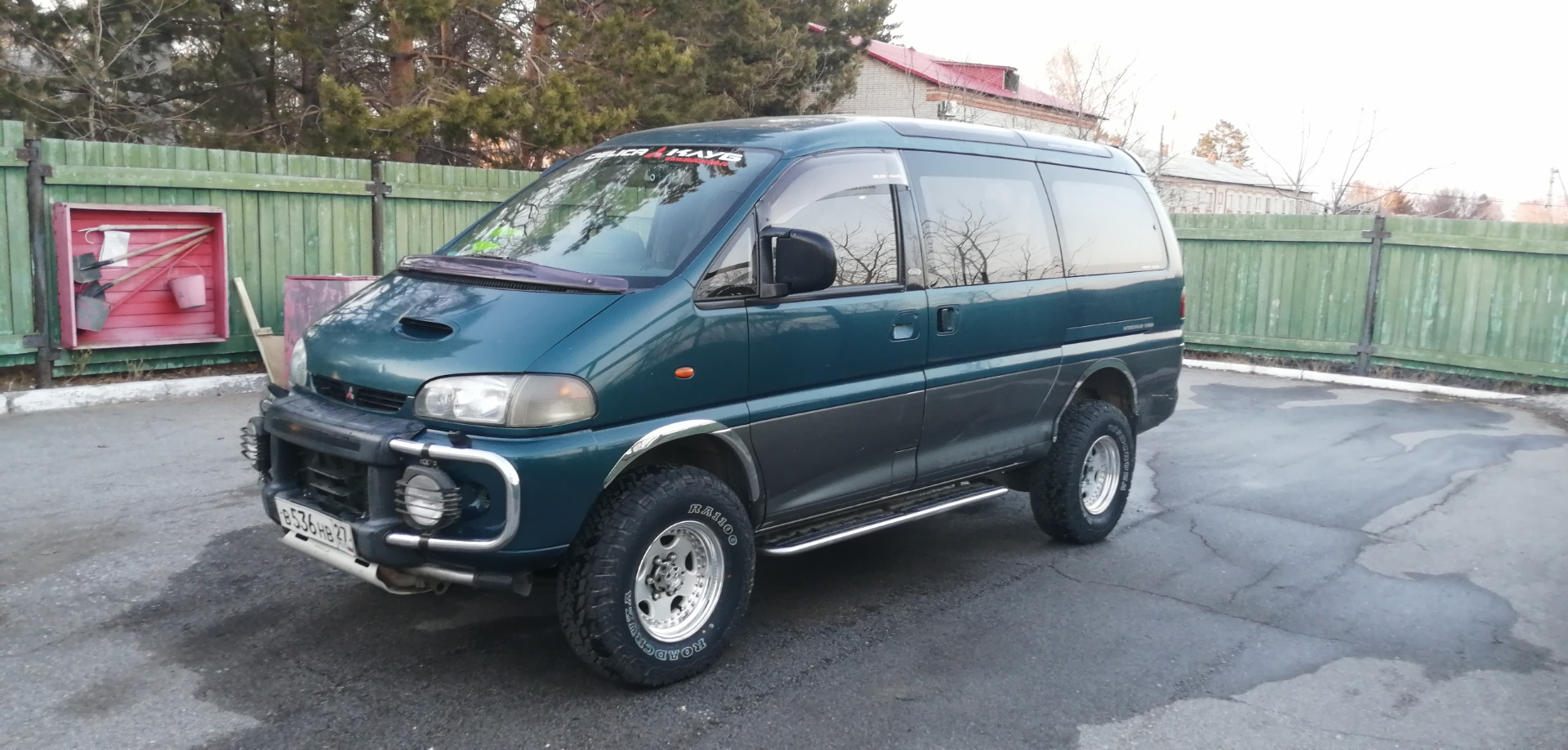 delica mitsubishi 2000