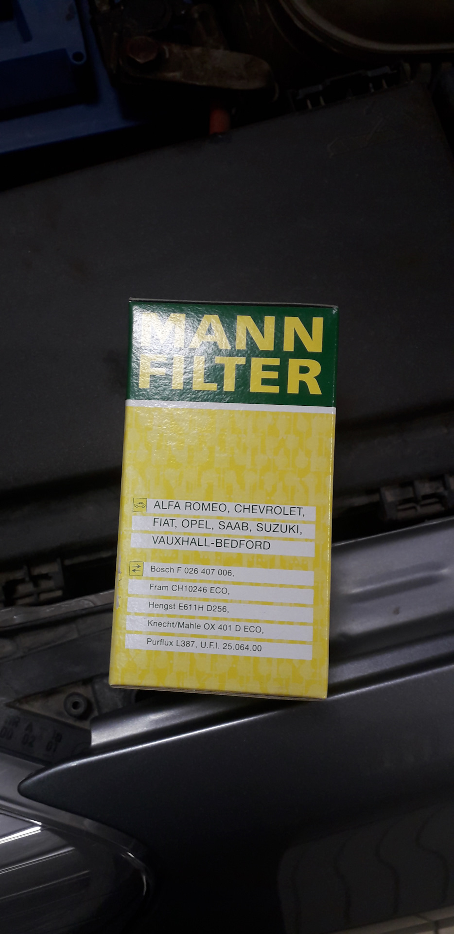 Замена масла и масляного фильтра — Opel Astra H, 1,6 л, 2010 года ...