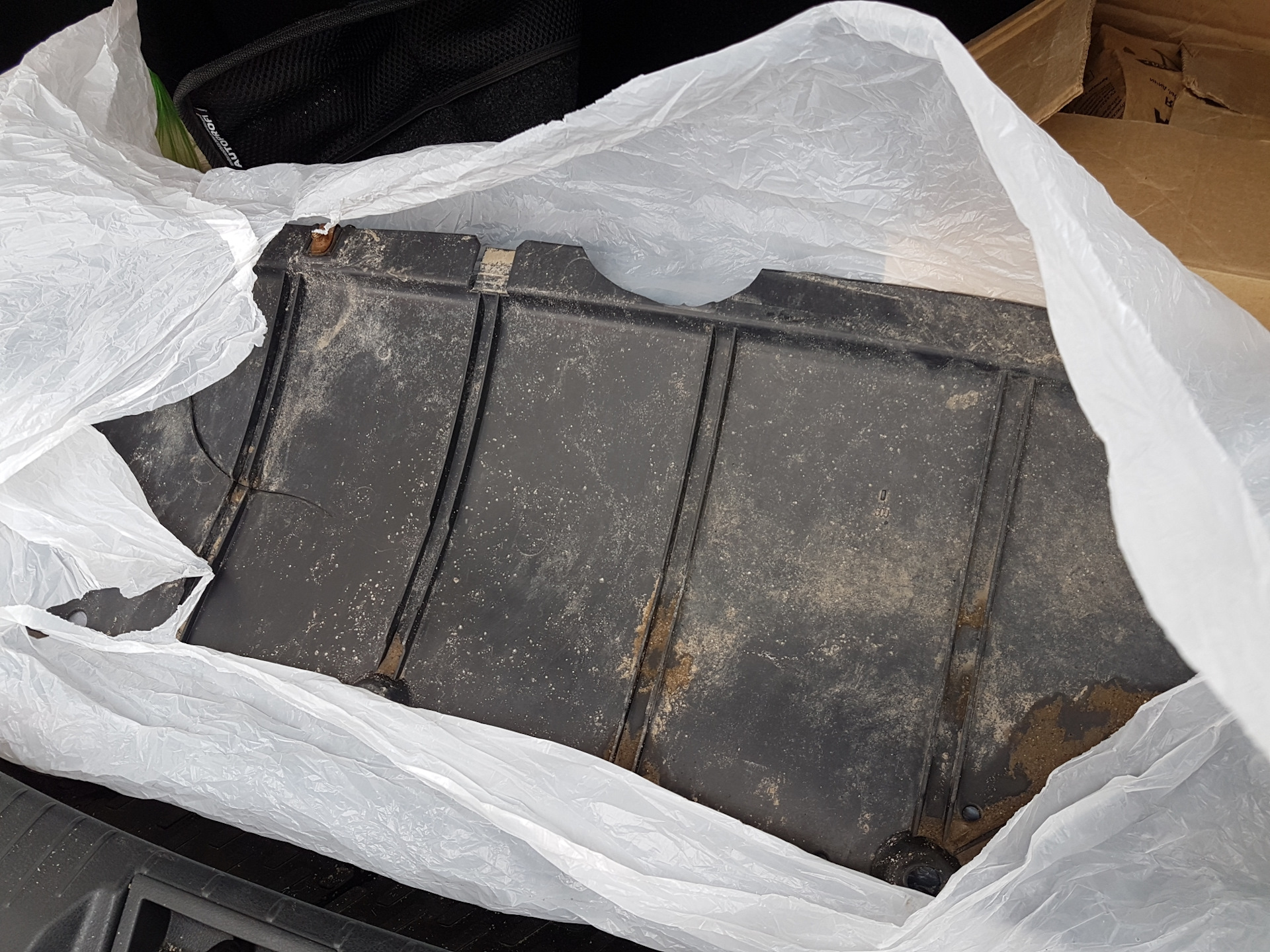 Здравствуй, сугроб! Или — чем заменить пыльник радиатора. — Nissan ...